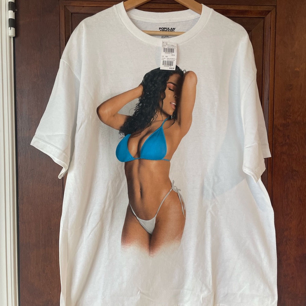 Popular demand men’s graphic brand new with the size xl